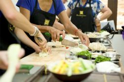  Hanoi - Cooking class at Hoa Sua school 