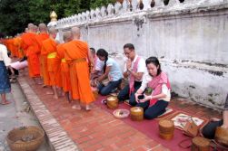 Luang Phrabang - Fly to Siem Reap