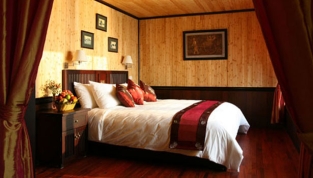 jasminecruisehalong1