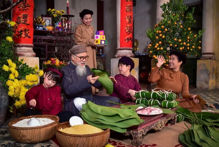 LUNAR NEW YEAR - A TRADITIONAL CUSTOM OF VIETNAM