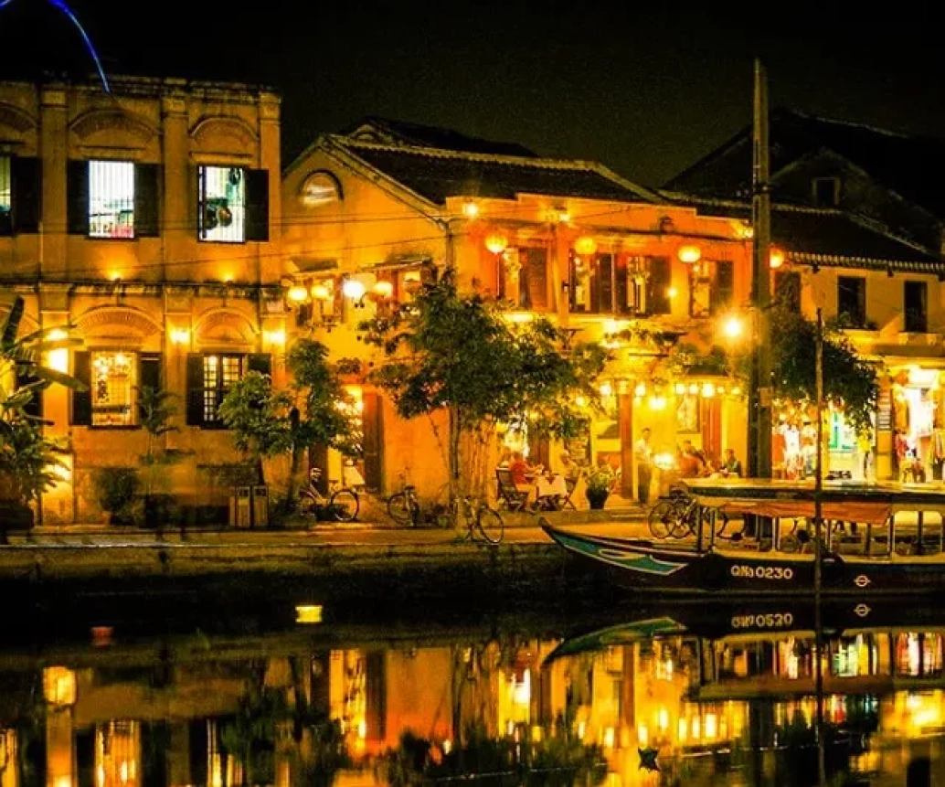 HOI AN LANTERN FESTIVAL: THE GLOWING SYMBOL OF VIETNAM’S ANCIENT TOWN