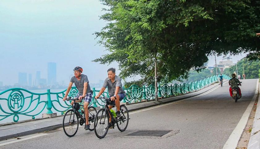Cycling at West Lake