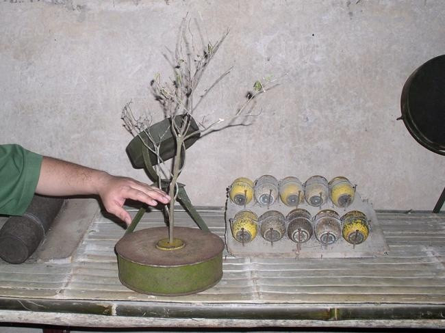 Tripwire grenade traps