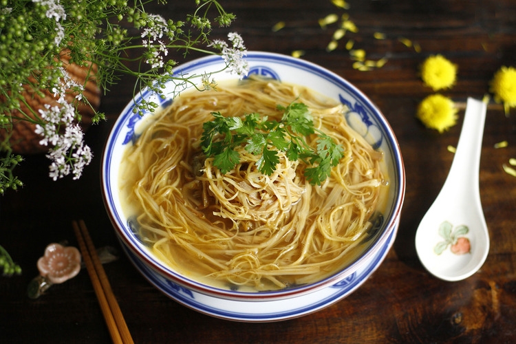 canh măng mực bat trang feast