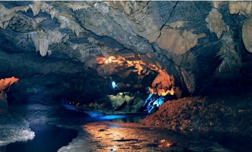 Thien Ha Cave in Ninh Binh
